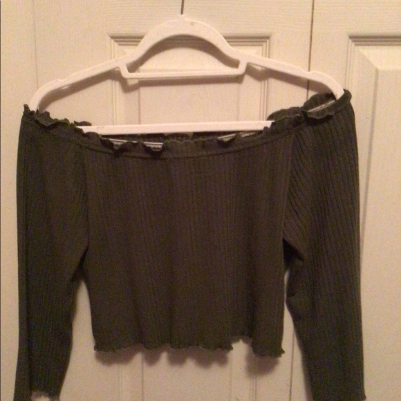 NWT Off The Shoulder Crop Top in Olive Green - Picture 7 of 7